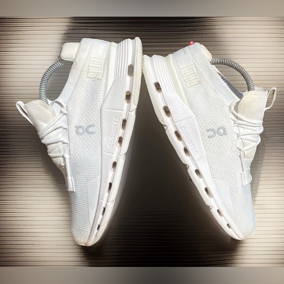 🟥🟥SOLD🟥🟥- ON Cloudnova “Undyed White" Women's ULTRAPLUSH Running
26.98225 - Picture 1 of 15